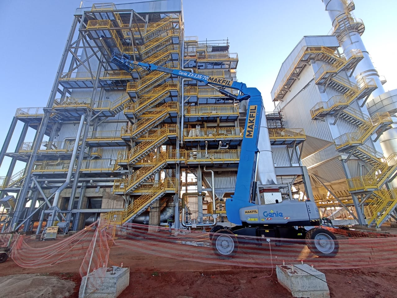 Plataforma Elevatória para manutenção Industrial